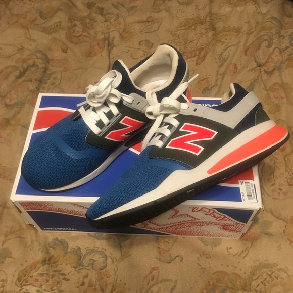 New Balance (247) Running Sneakers - Picture 7 of 8